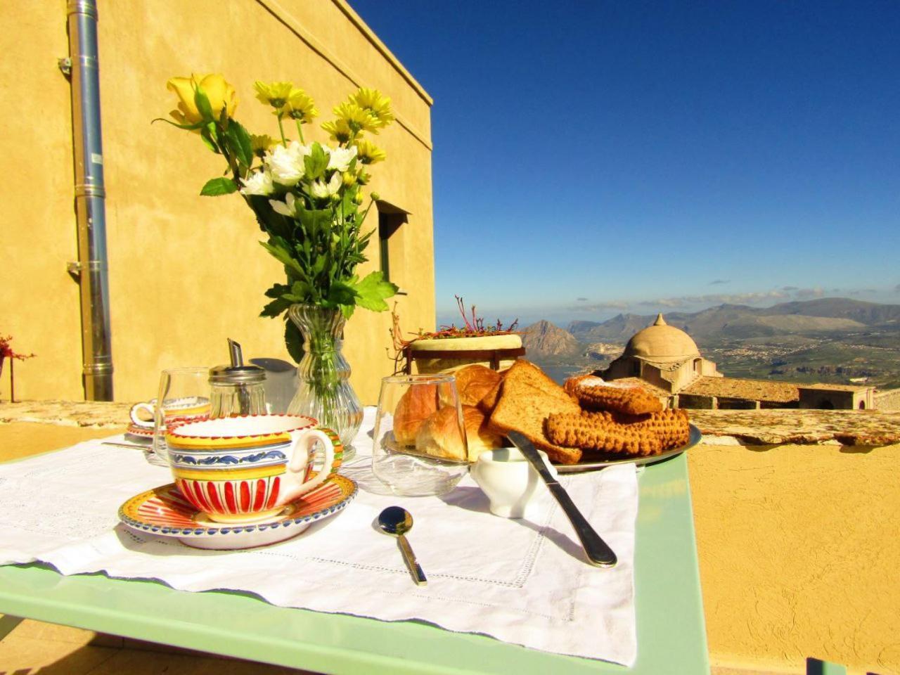 Casa Cattauro Camere Vista Cielo Erice Rom bilde